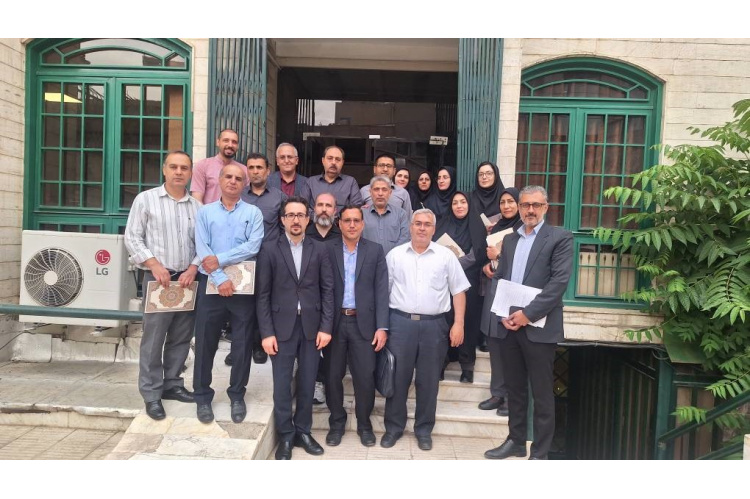 تقدیر از همکاران مرکز ارزیابی تاثیرات اجتماعی پژوهشگاه علوم انسانی و مطالعات اجتماعی جهاد دانشگاهی